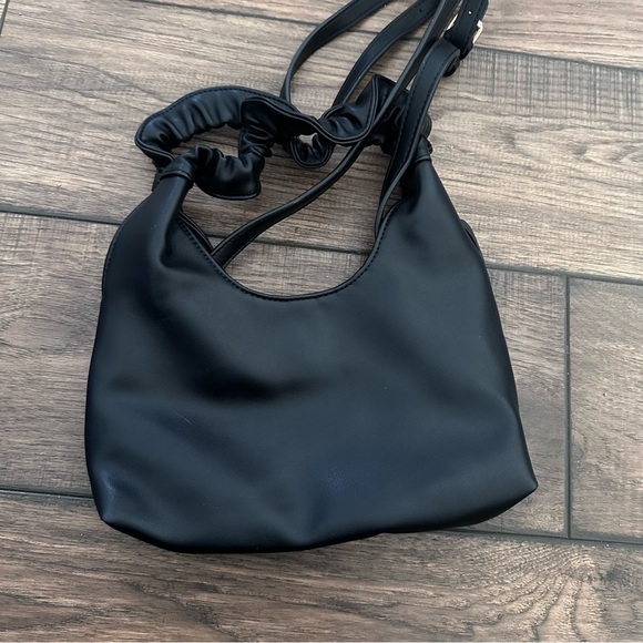 Street level quilted handbag - Picture 6 of 6